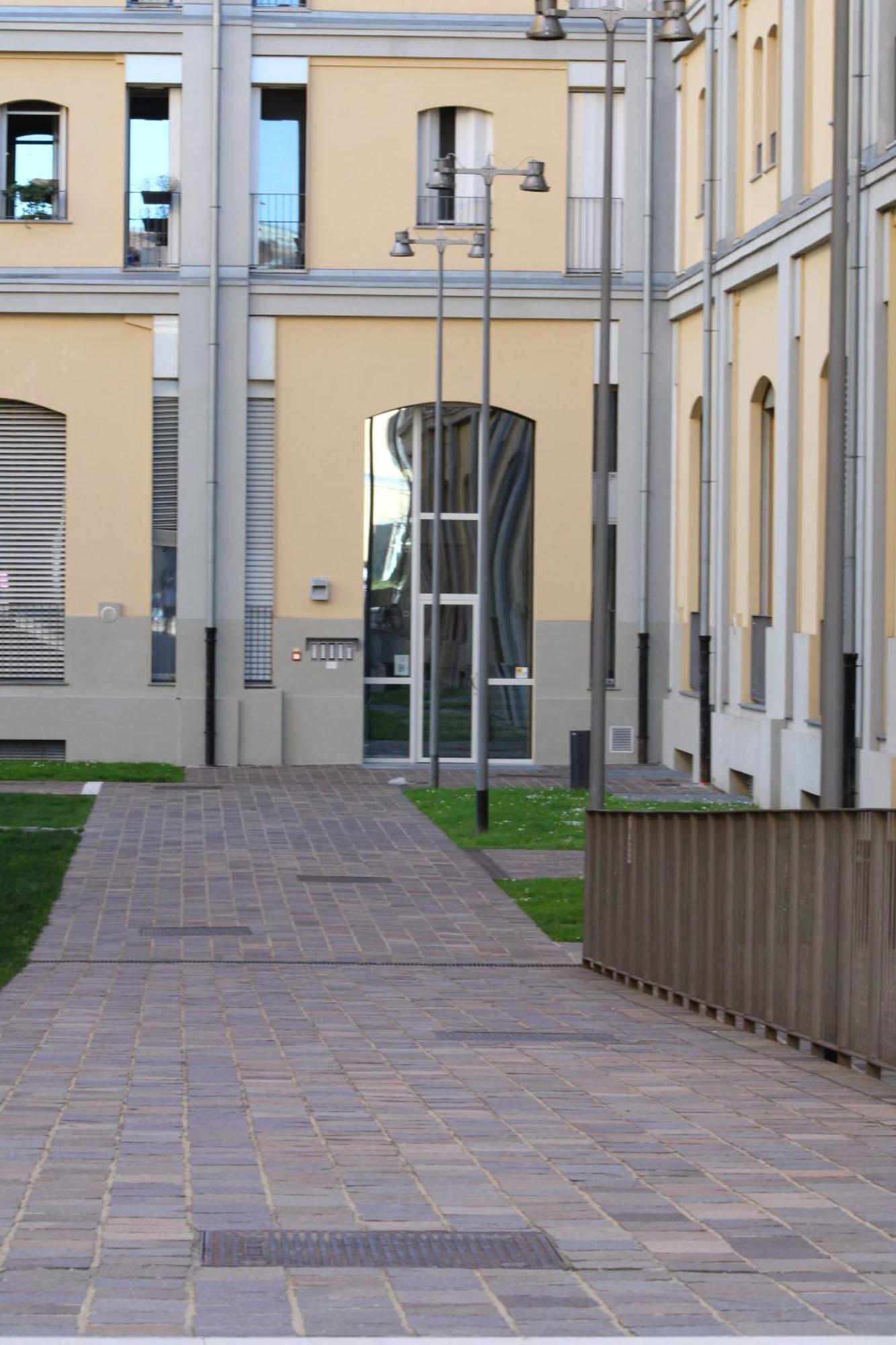 Milan Space Loft - Apartment Close To M5 Subway - Free Parking - Sky & Netflix Tv Exterior photo